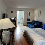 Atmosphere Petit Dejeuner Compris Guest house 4*