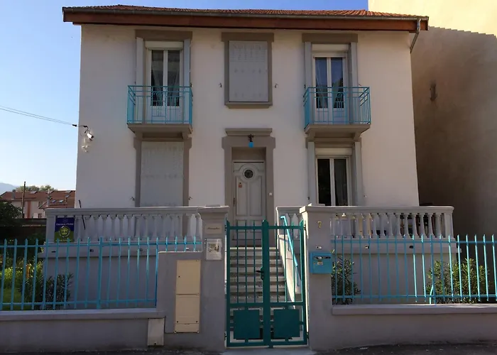 Atmosphere Petit Dejeuner Compris 4* Grenoble