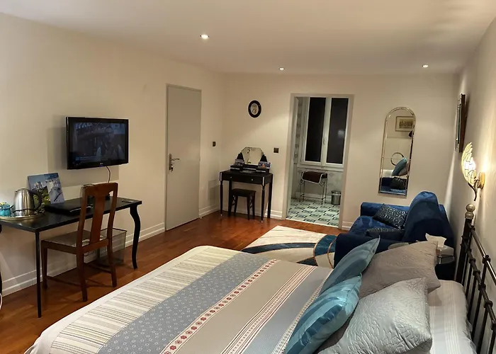 Atmosphere Petit Dejeuner Compris 4*