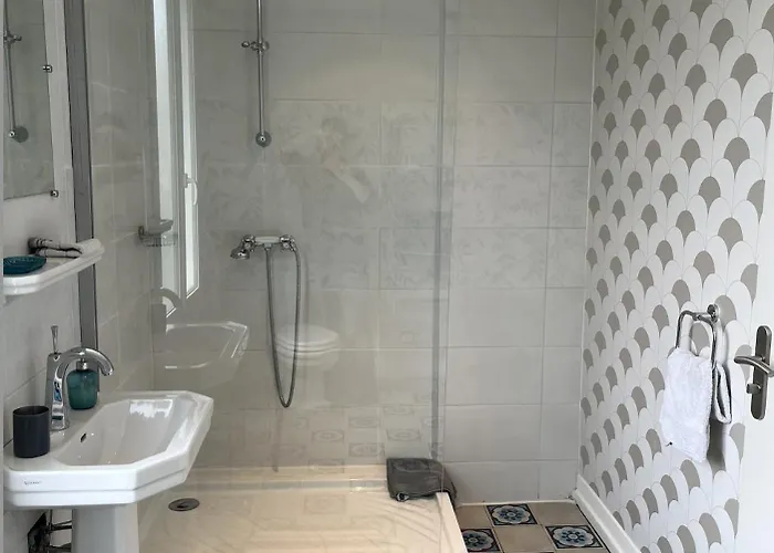 Atmosphere Petit Dejeuner Compris 4*